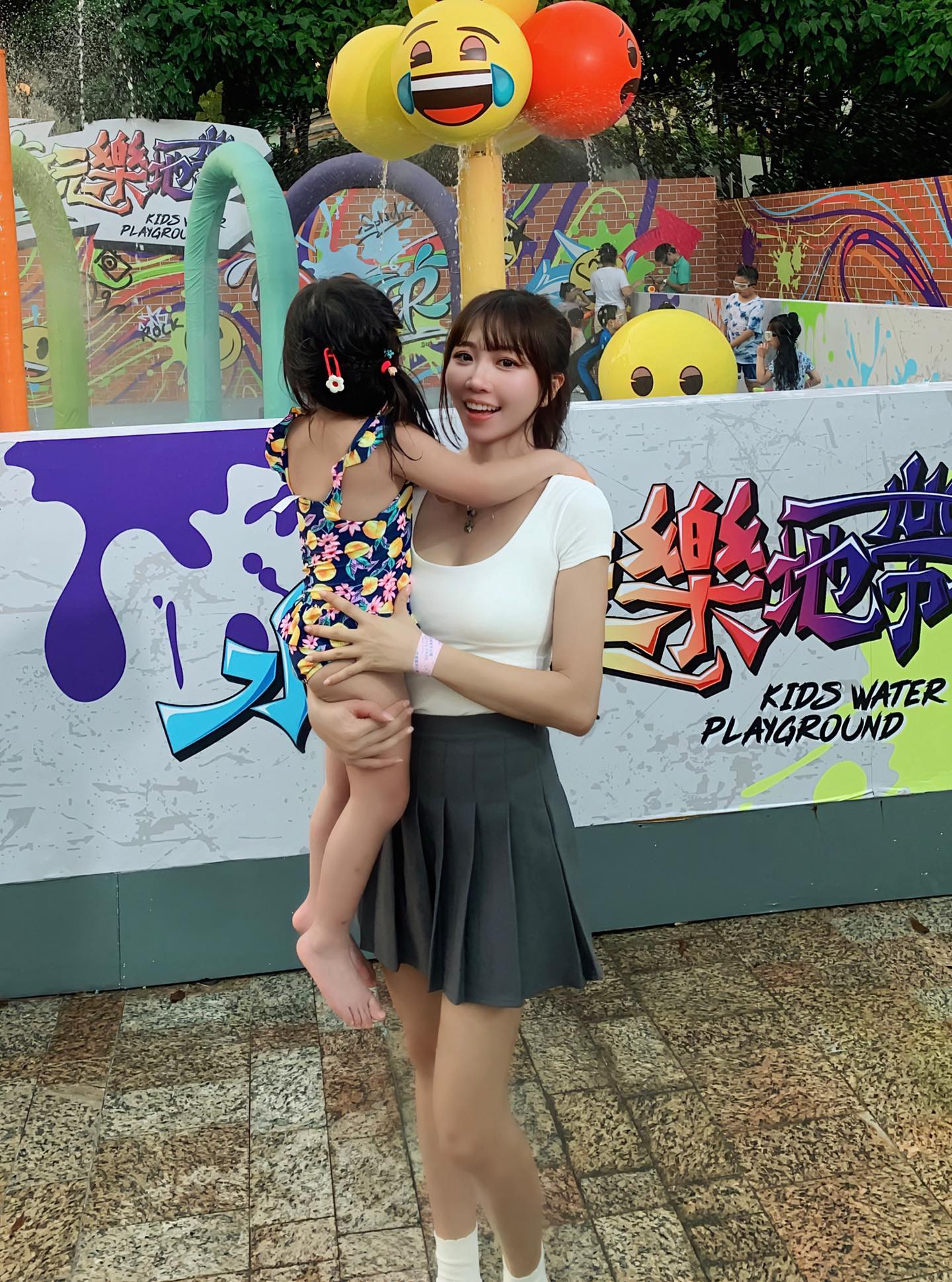 正妹 18
