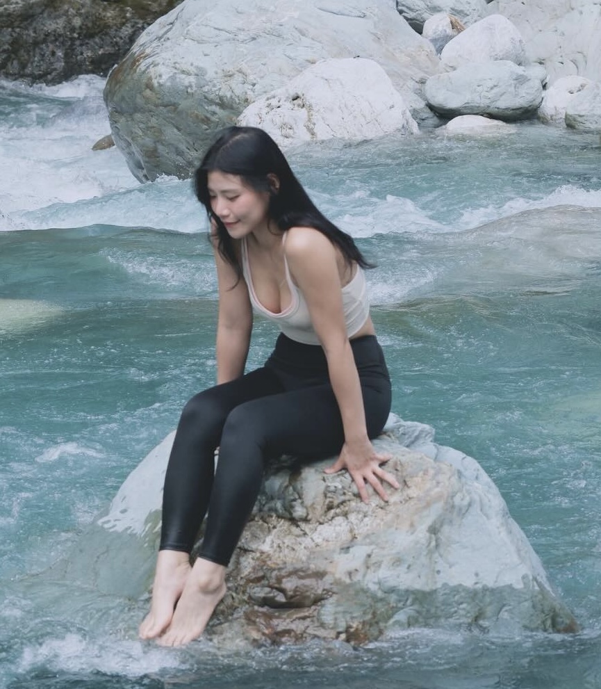 正妹 2