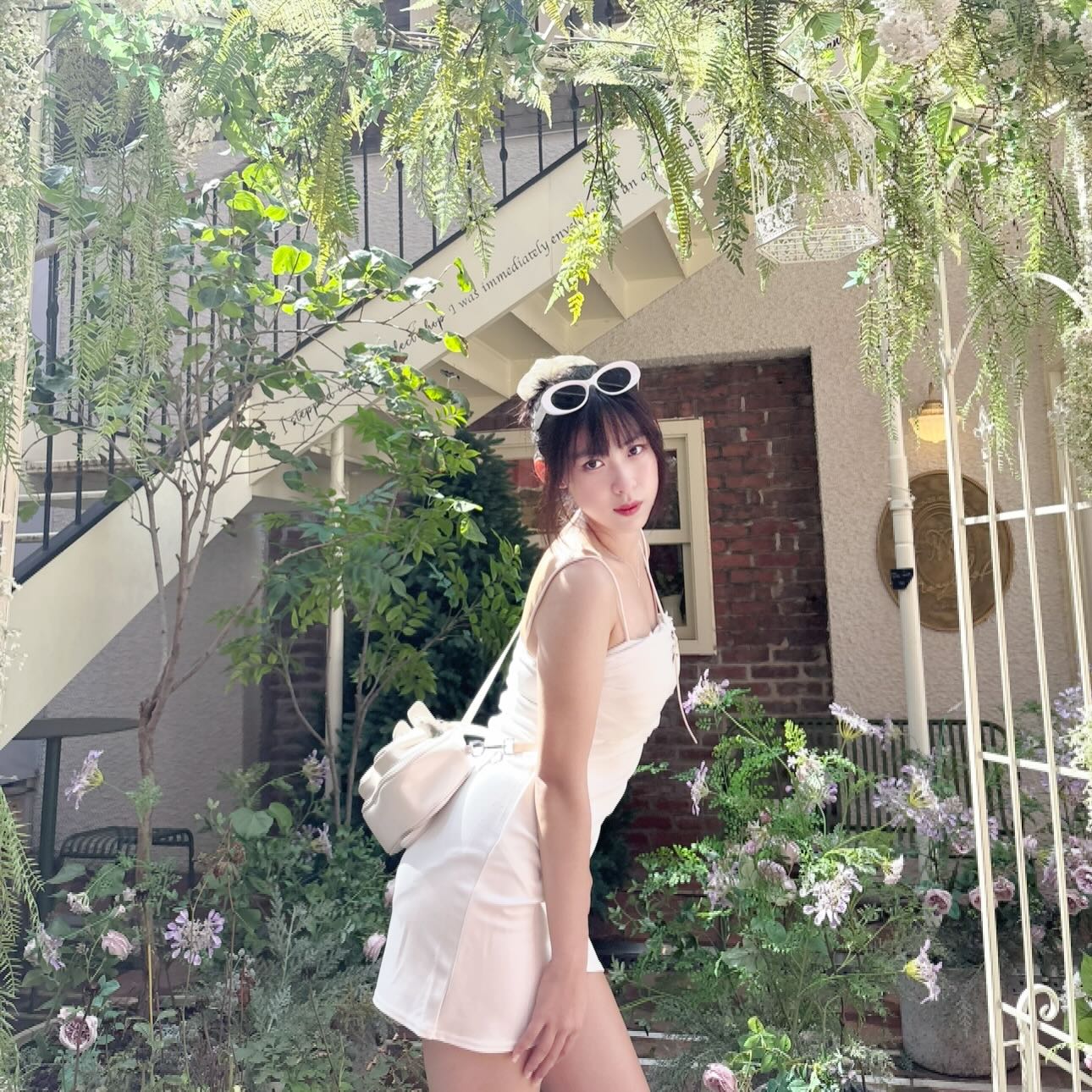正妹 16