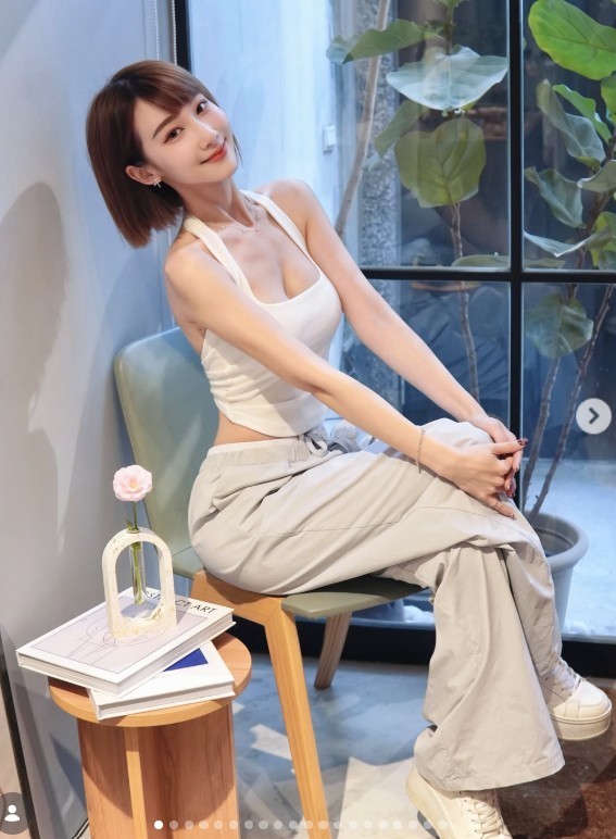 正妹 8