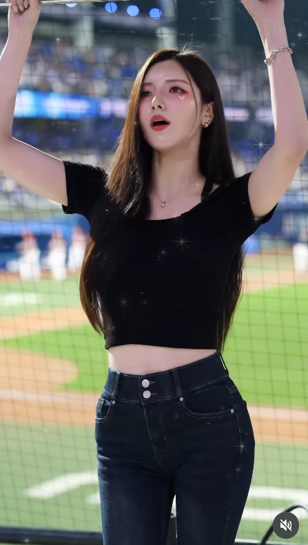正妹 11