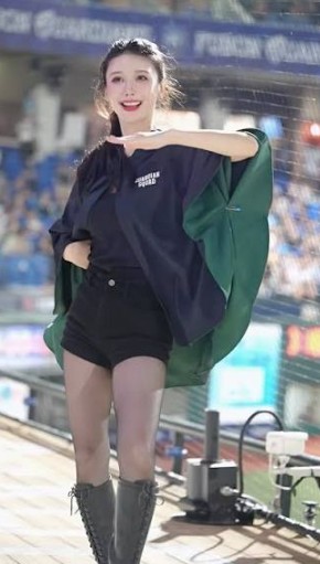 正妹 11