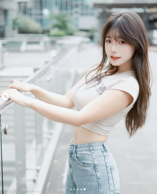 正妹 12