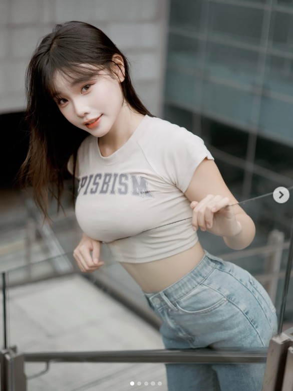 正妹 13