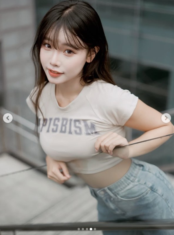 正妹 16