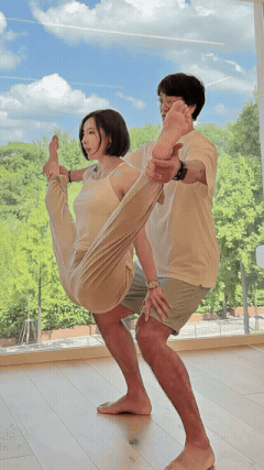 正妹 24