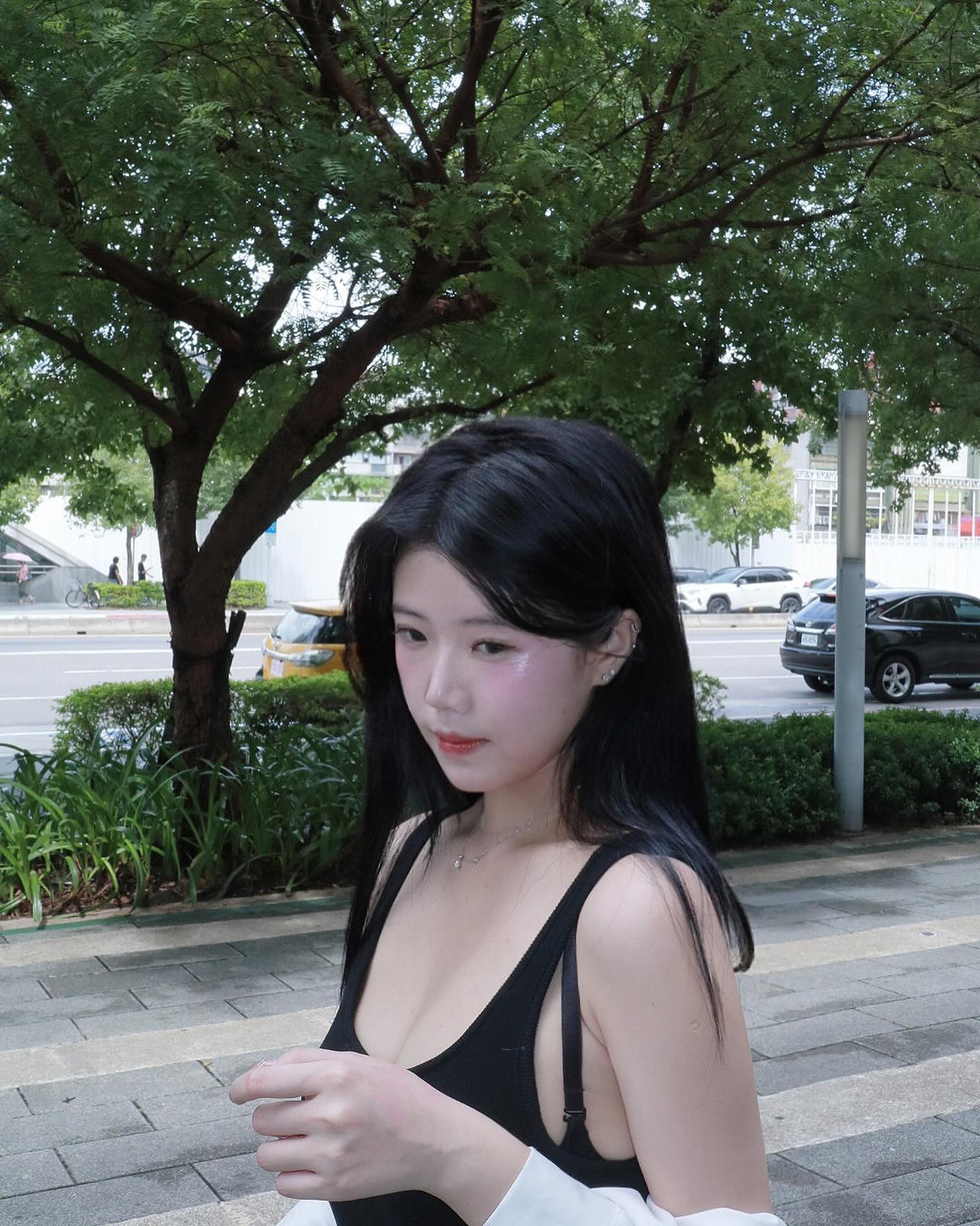 正妹 11