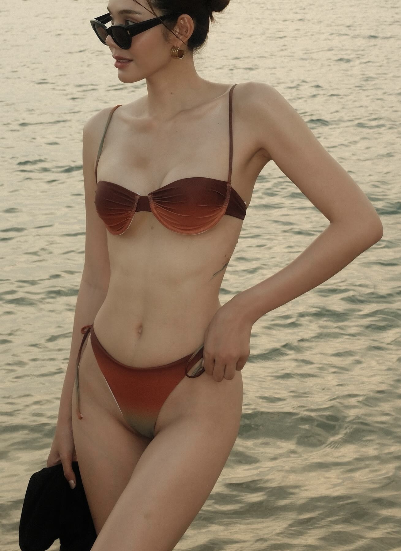 正妹 14
