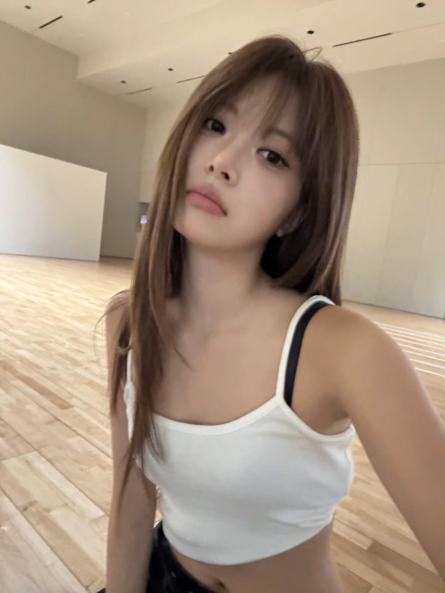 正妹 16
