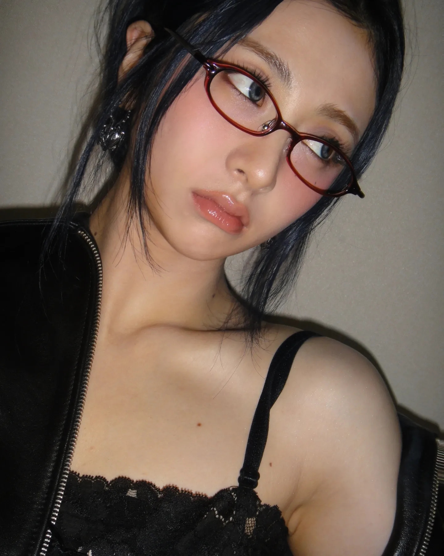 正妹 16