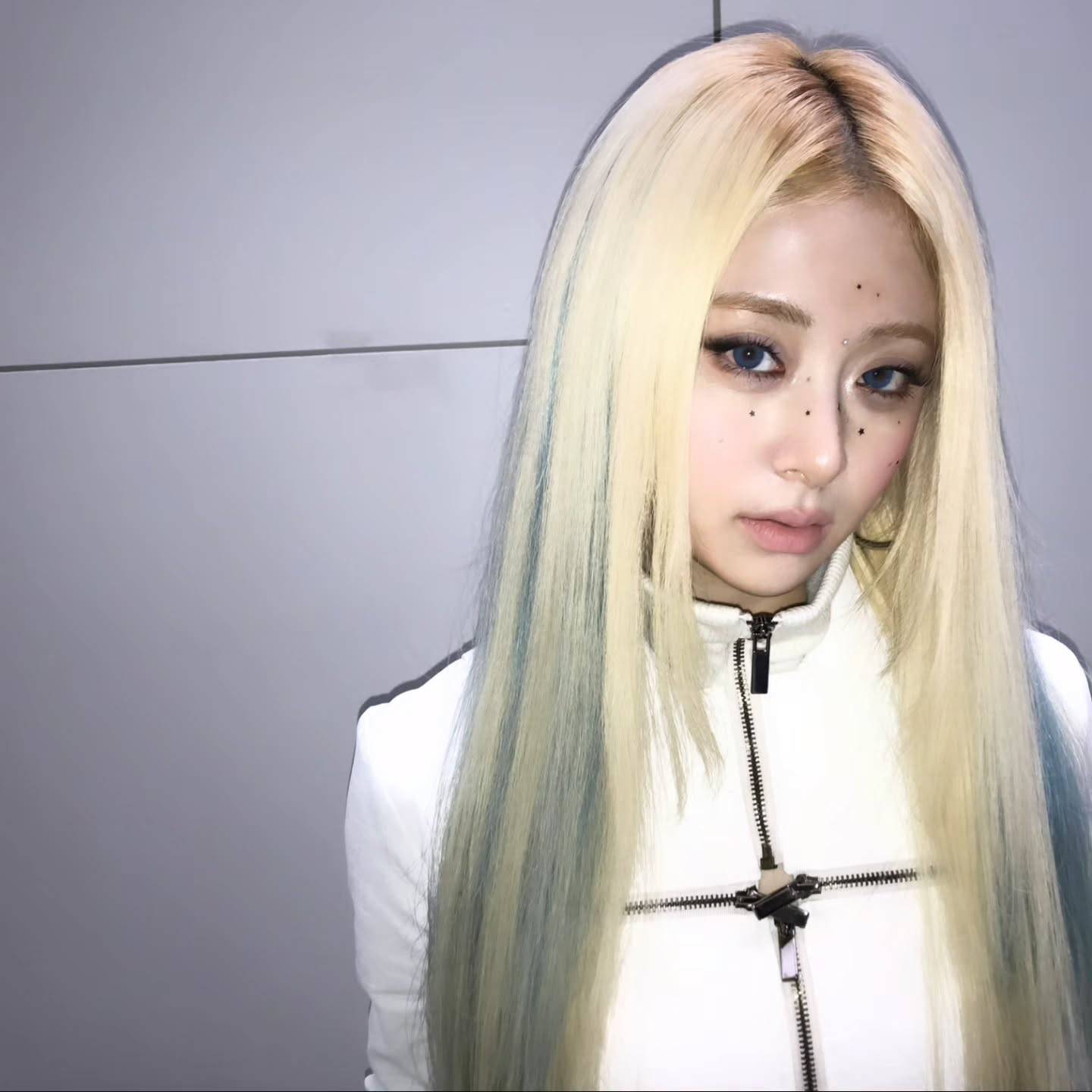 正妹 23