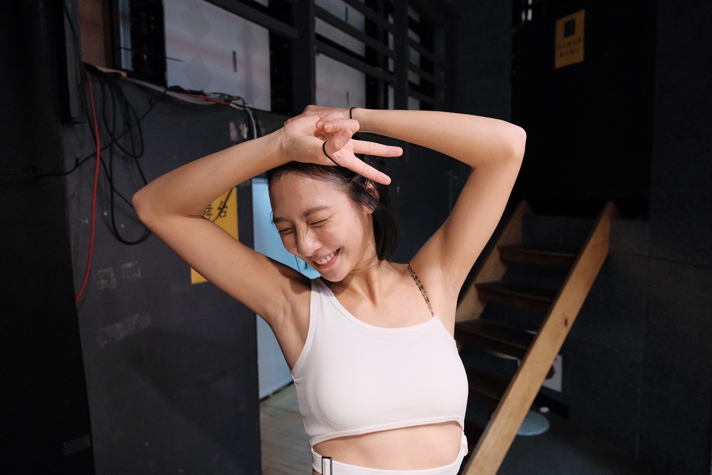 正妹 15
