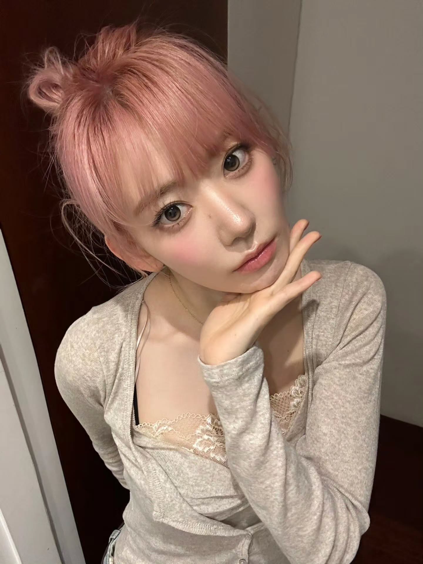 正妹 16