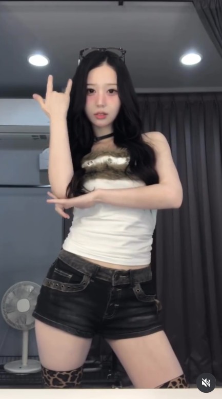 正妹 10